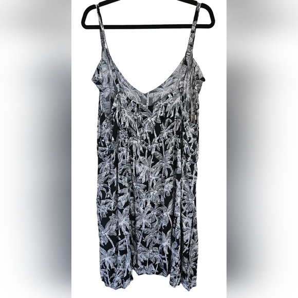 TORRID Black Palm Tree Print Baby Doll Dress Size 5 - Picture 3 of 3